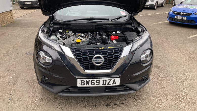 Nissan Juke 1.0 DiG-T N-Connecta 5dr Petrol Hatchback